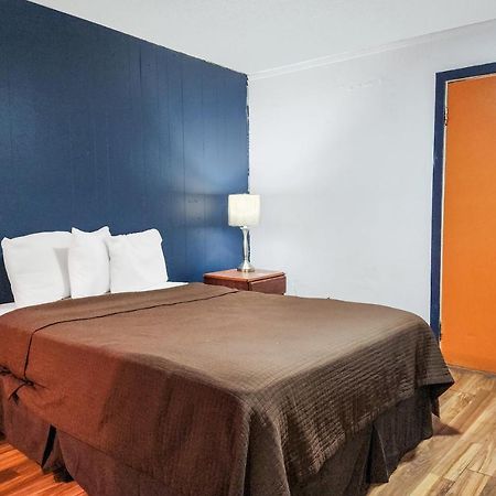 Oyo Hotel Colby, Ks Eksteriør billede