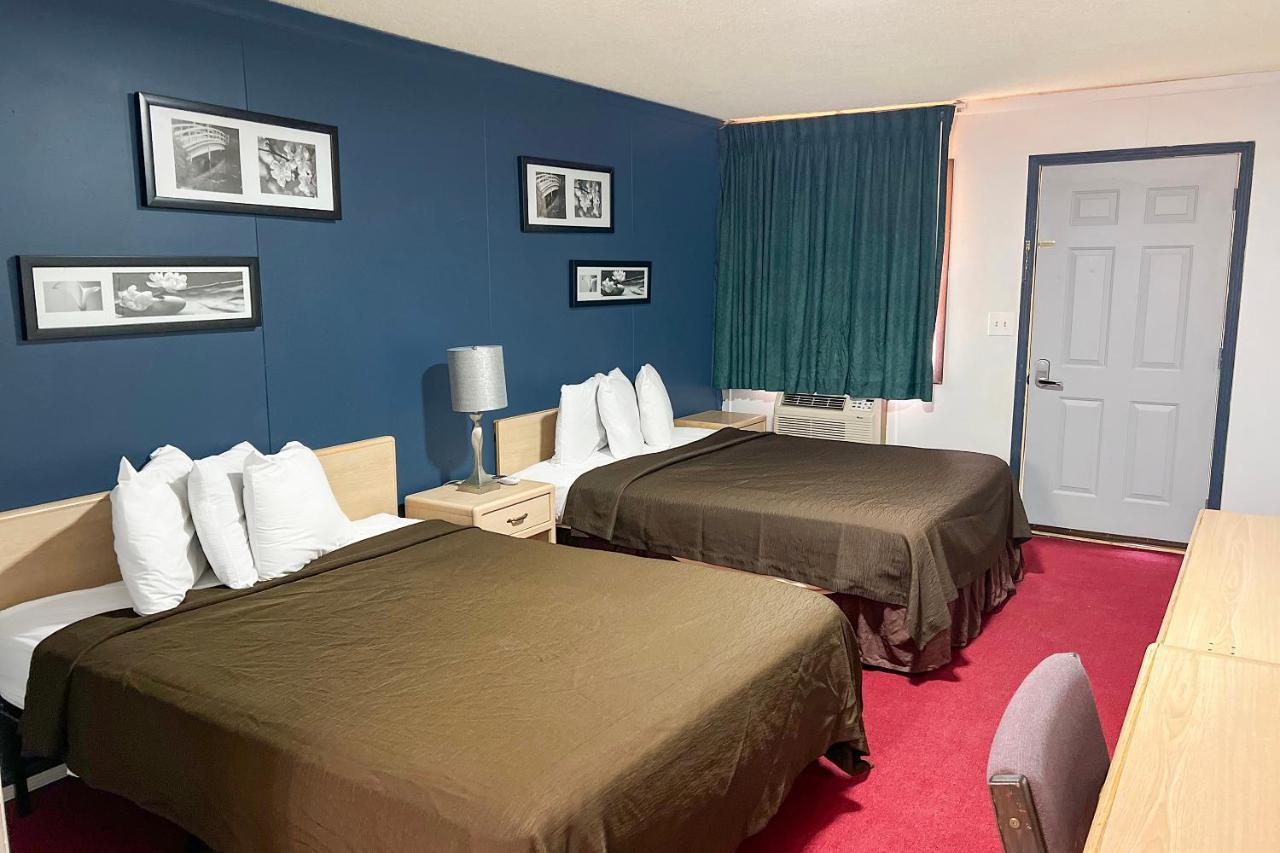 Oyo Hotel Colby, Ks Eksteriør billede